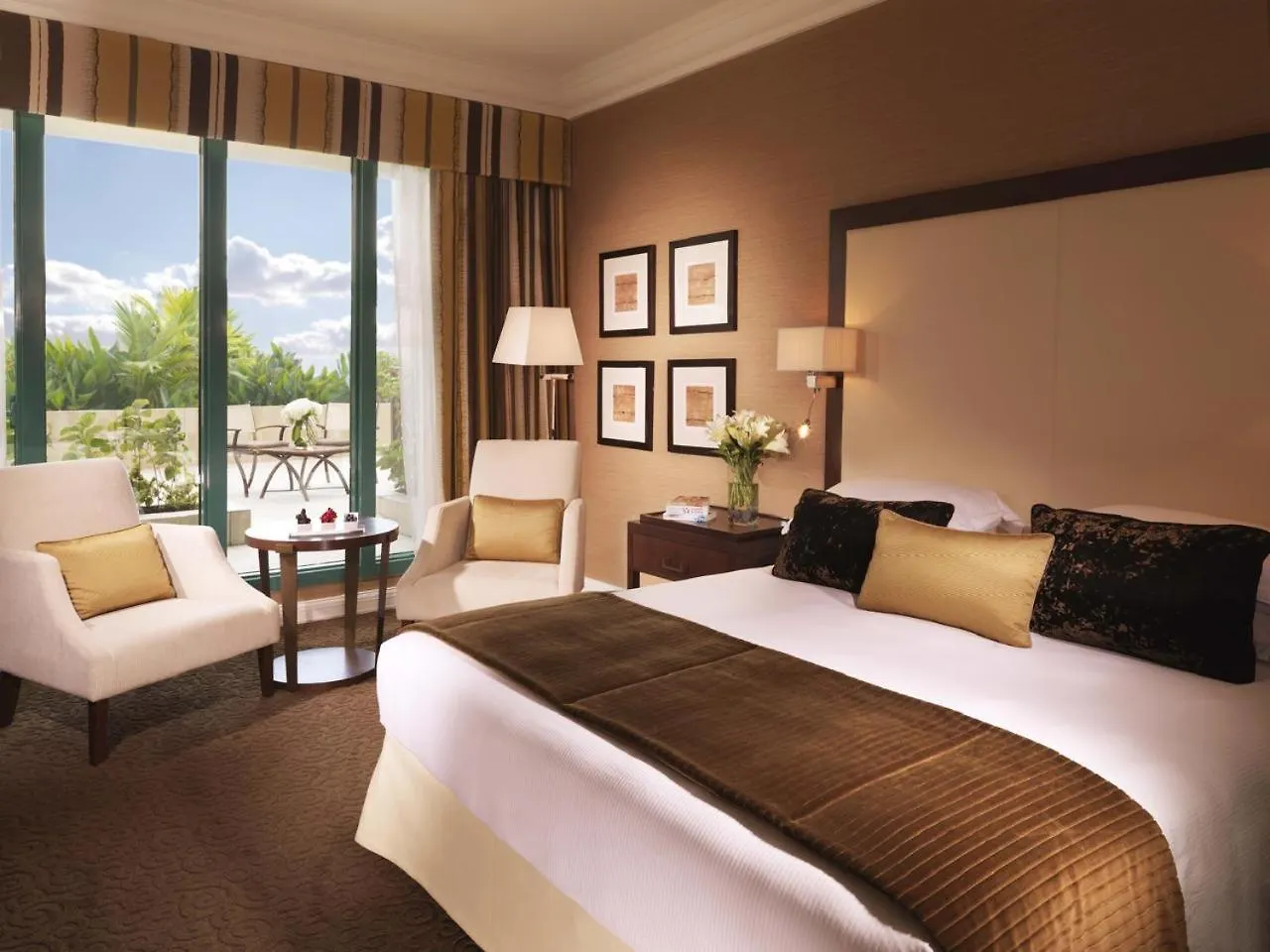 Moevenpick Grand Al Bustan Hotel Dubai 5*,