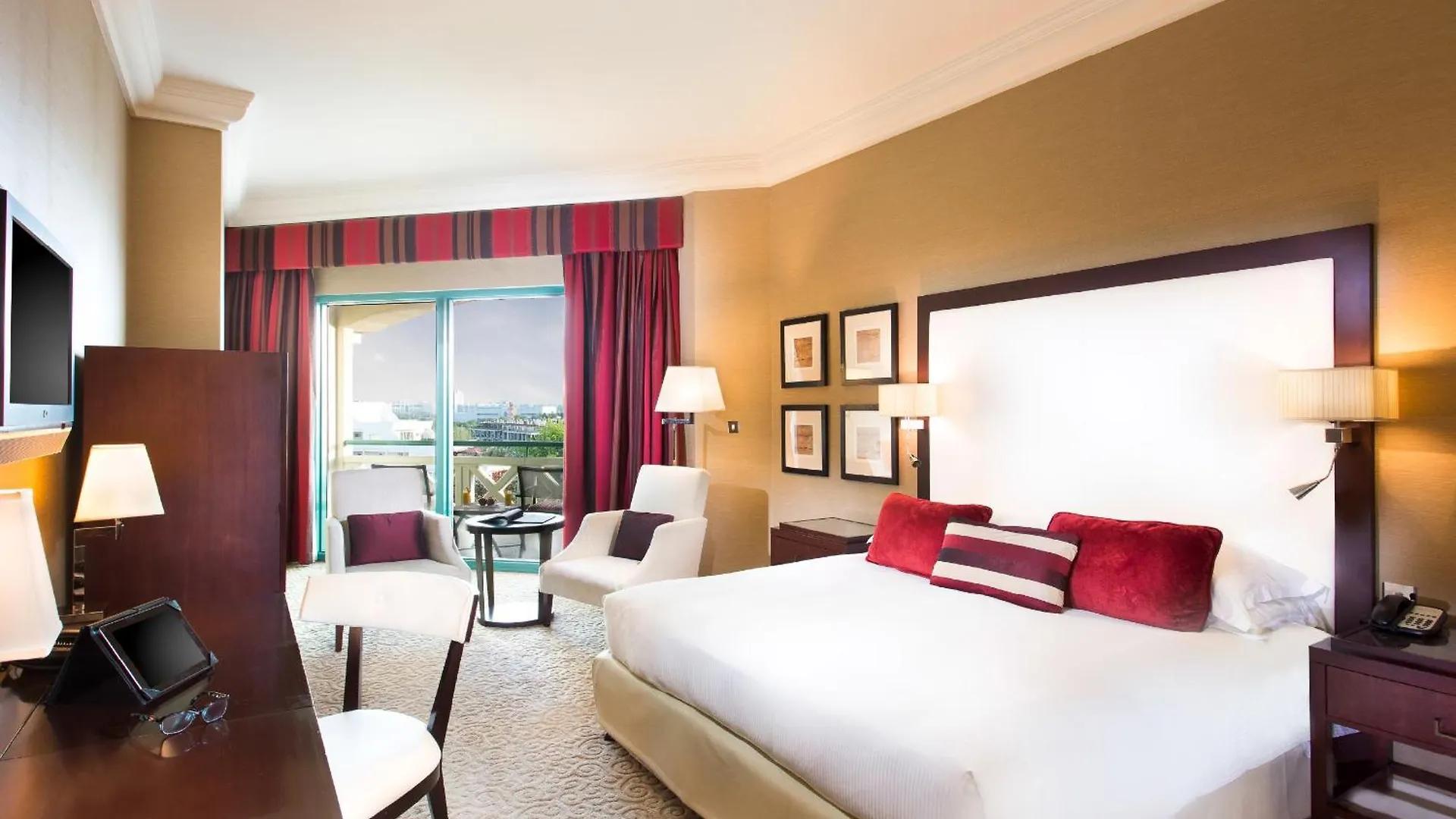 *****  Hotel Moevenpick Grand Al Bustan Dubái Emiratos Árabes Unidos